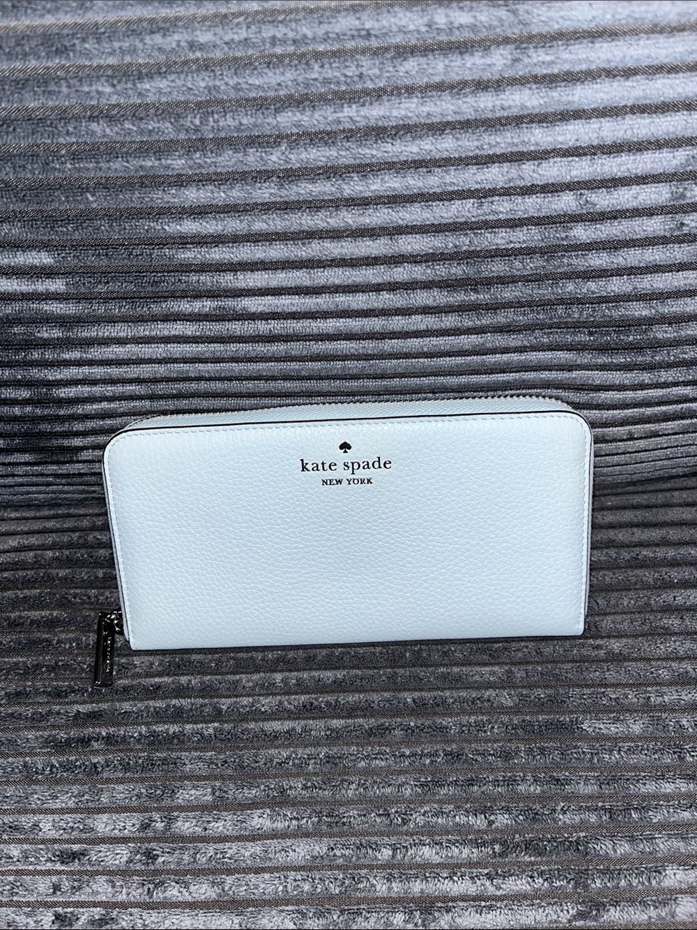 NWOT kate spade Light Blue Pebbled Zip Wallet